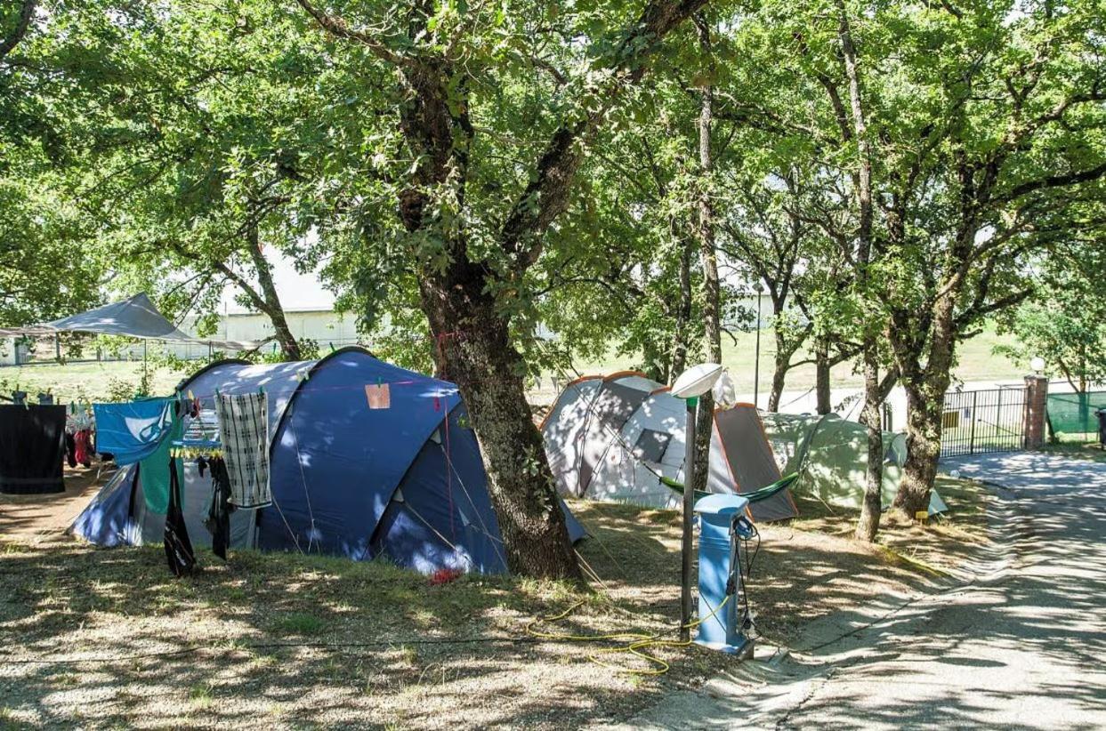 Cerquestra Camping Village Monte del Lago ภายนอก รูปภาพ