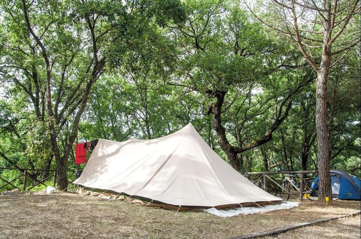 Cerquestra Camping Village Monte del Lago ภายนอก รูปภาพ