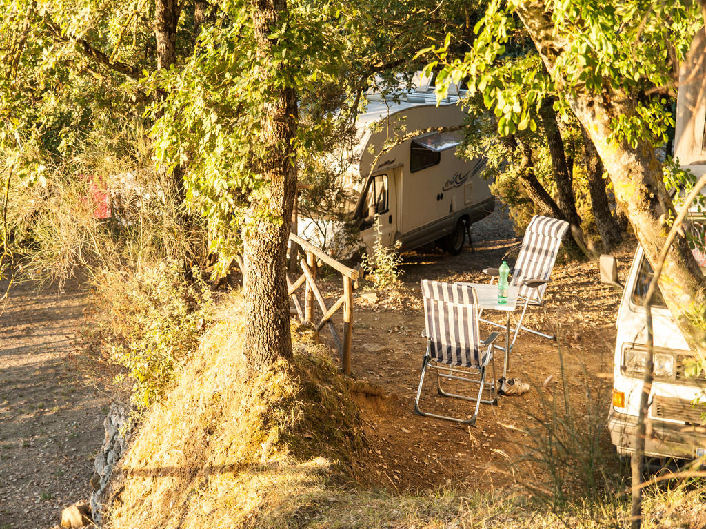 Cerquestra Camping Village Monte del Lago ภายนอก รูปภาพ
