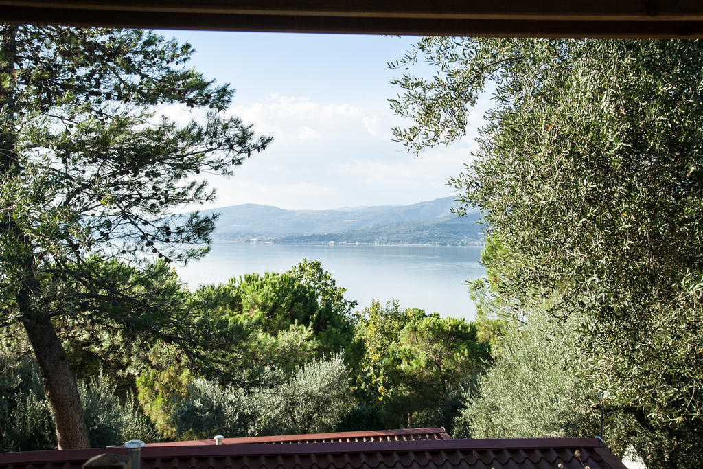Cerquestra Camping Village Monte del Lago ภายนอก รูปภาพ