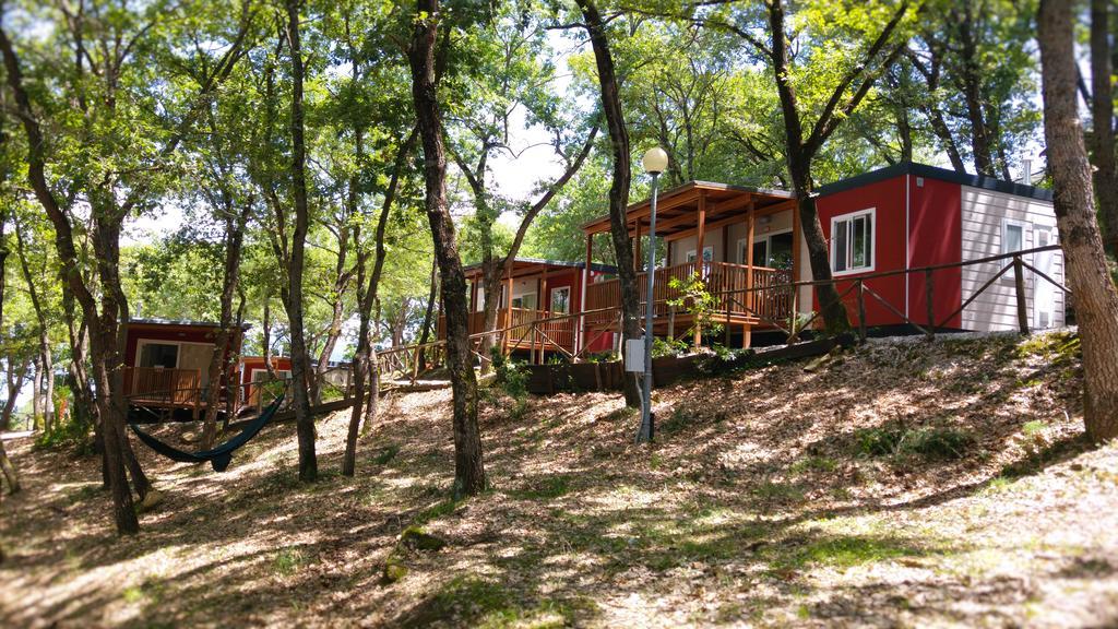 Cerquestra Camping Village Monte del Lago ภายนอก รูปภาพ